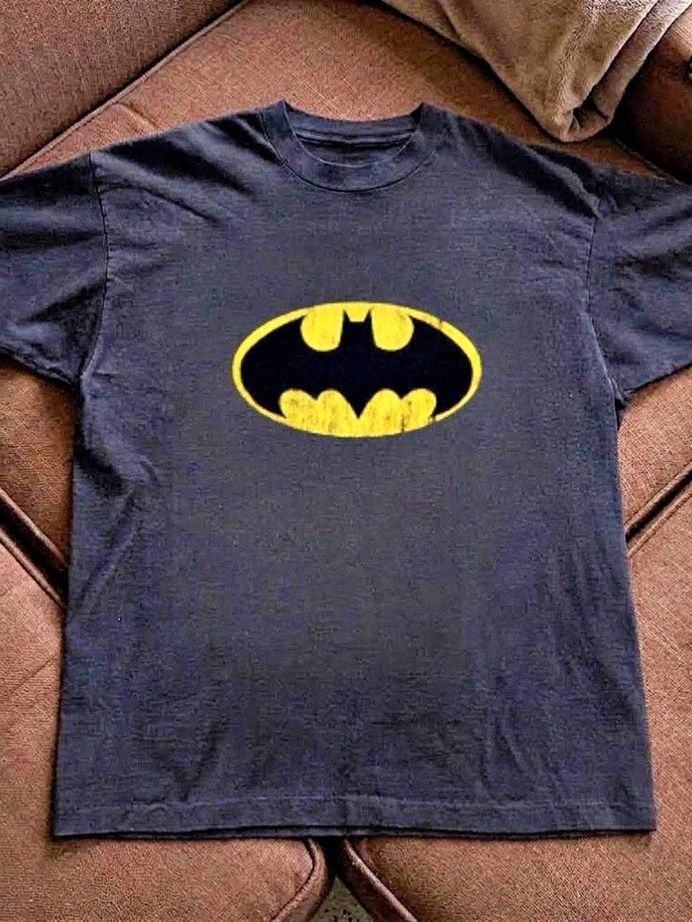Gildan reprinted shirt, Batman Distressed Yellow Oval Logo T-Shirt Batman Graphi